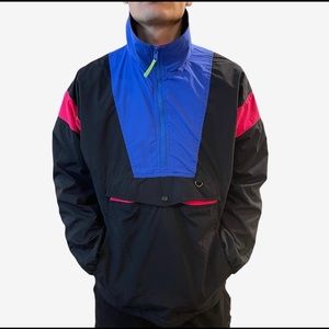 Mens Helly Hansen vintage windbreaker.